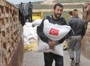 Suriyelilere destek sürüyor