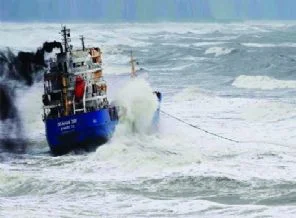 Süveyş Kanalı deniz trafiğine yeniden açıldı