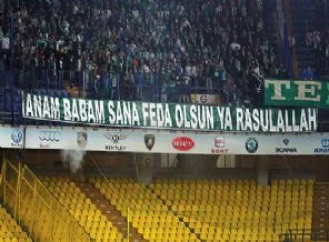Taraftarın Kadıköy'de Mevlid Kandili coşkusu