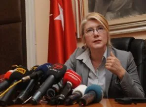 Tarhan'dan Hakan Fidan'a sert eleştiri
