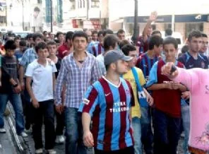 Trabzon taraftarı yönetime tepkili