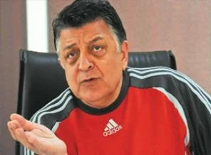 Vural, canlı yayında kime gerizekalı dedi?