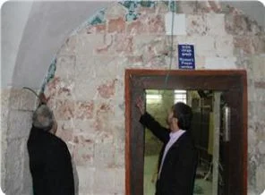 Yahudiler Davud Peygamber Camii'ne saldırdı