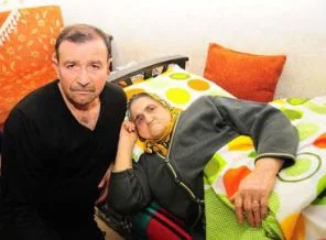 11 yıldır karnında makasla yaşayan hasta için doktorlar...
