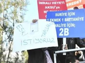 2B mağduru köylüler yol kapattı
