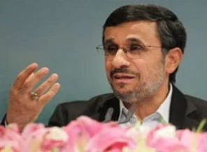 Ahmedinejad'a Kahire'de ikinci saldırı