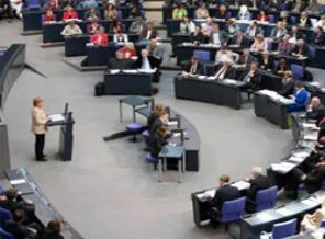 Alman radikal, Merkel'i tehdit etti