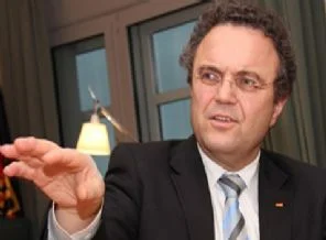 Almanya'dan 'terör' cevabı: Siz kendi evinize bakın