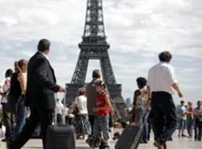 Artık Paris'te kadınlar, pantolon giyebilecek