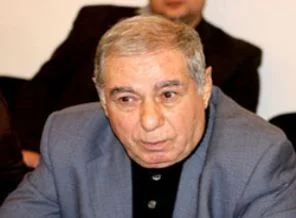 Azeri yazar hakkında cumhurbaşkanından şok karar