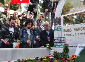 Barış Manço mezarı başında anıldı