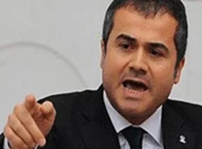 'Bırakın kız baş örtüsüyle sporunu yapsın'