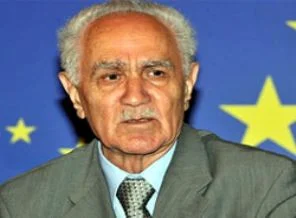 Burkay: Anadilde eğitimi öcü gibi görenler var