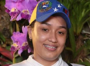 Chavez'in 4 milyonuncu takipçisine ev