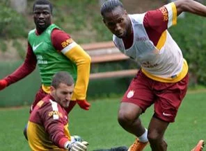 Cimbom, Schalke'ye kilitlendi