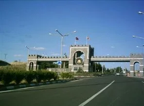 Diyarbakır'a üniversite siyaseti böldü