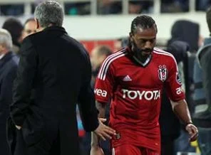 Fernandes Aybaba'nın elini sıkmadı