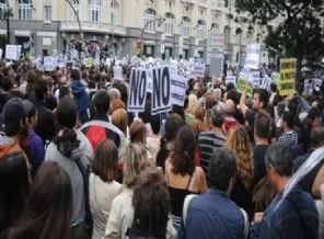 Hırvatistan'da 'kiril alfabesi' protestosu!