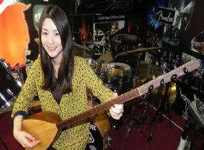 Japonya'dan bağlama çalmayı öğrenmek için geldi