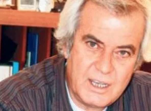 Kekeç'den Tarık Akan'a: Demek baban öğretmemiş