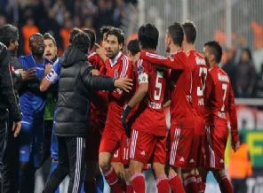 Lualua,Toraman'a kafa atınca ortalık karıştı
