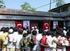 Myanmar'a yardımlar sürüyor
