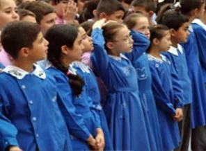 Okullarda forma geri geliyor!
