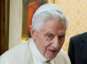 Papa sol gözü kör olduğu için mi bıraktı?