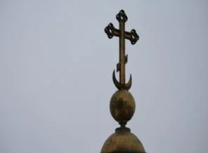 Rus kilise ikonu hilalin üzerinde haç'ın sırrı çözüldü