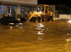 Saraybosna'da yağış hayatı felç etti