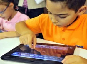 Tablet bilgisayar dağıtımı başladı