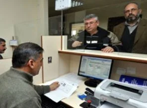 Vatandaş bankaya 'sinek avlatacak!'