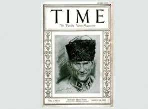 Atatürk'ü ilk sırada gösterdiler!