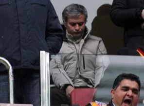 Burak attı, Mourinho kaleme sarıldı