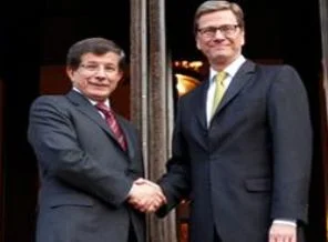Davutoğlu'ndan Westerwelle'ye NSU telefonu