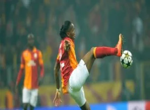 Drogba: Üzerimde baskı var