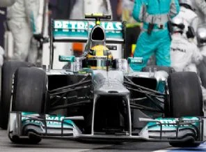 Formula 1'e Hamilton'ın hatası damga vurdu