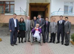 Hakan Şükür'den anlamlı ziyaret