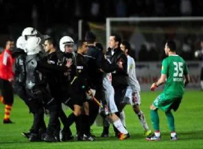 Hakem, futbolcudan şikayetçi oldu