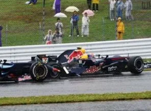İlk cep Vettel'in oldu