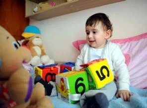 Kalbi 2 kez duran bebek hayata tutundu