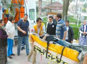 Köpeğe çarpmamak için kaza yaptı: 3 yaralı