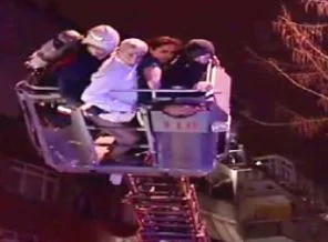 Merdiven çöktü, 20 öğrenci yaralandı