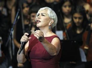 Sezen Aksu Toronto'da konser verdi