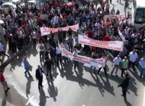 Şile - İstanbul yolunu trafiğe kapattılar!