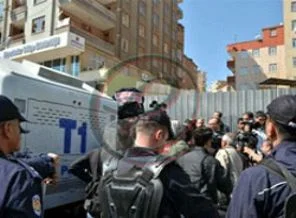 Uludere raporu protestosuna polis engeli