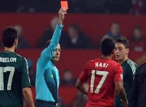 'Wembley'deki ankette Cüneyt Çakır çıktı!