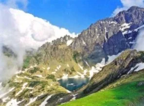 Zorlu şartlara aldırış etmeden tırmandılar