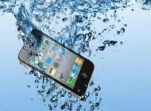 1 adet cep telefonunun suya zararları