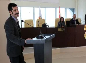 10 ay sonra belediye meclis toplantısına katıldı